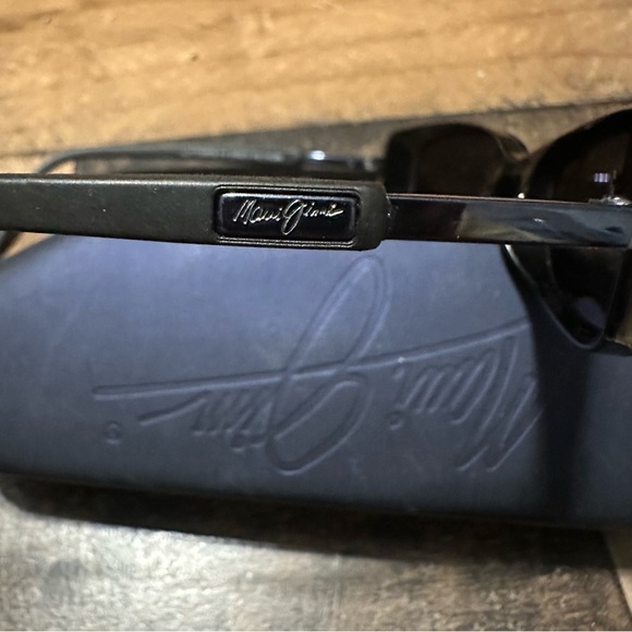 Maui Jim ‘Kapa’ Polarized Sunglasses - Picture 7 of 9